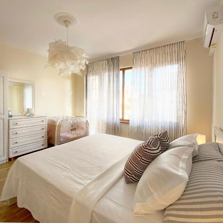 Lovely Apartment With Balcony In Pomorie Old Town By Flat Mаnаger Exteriör bild