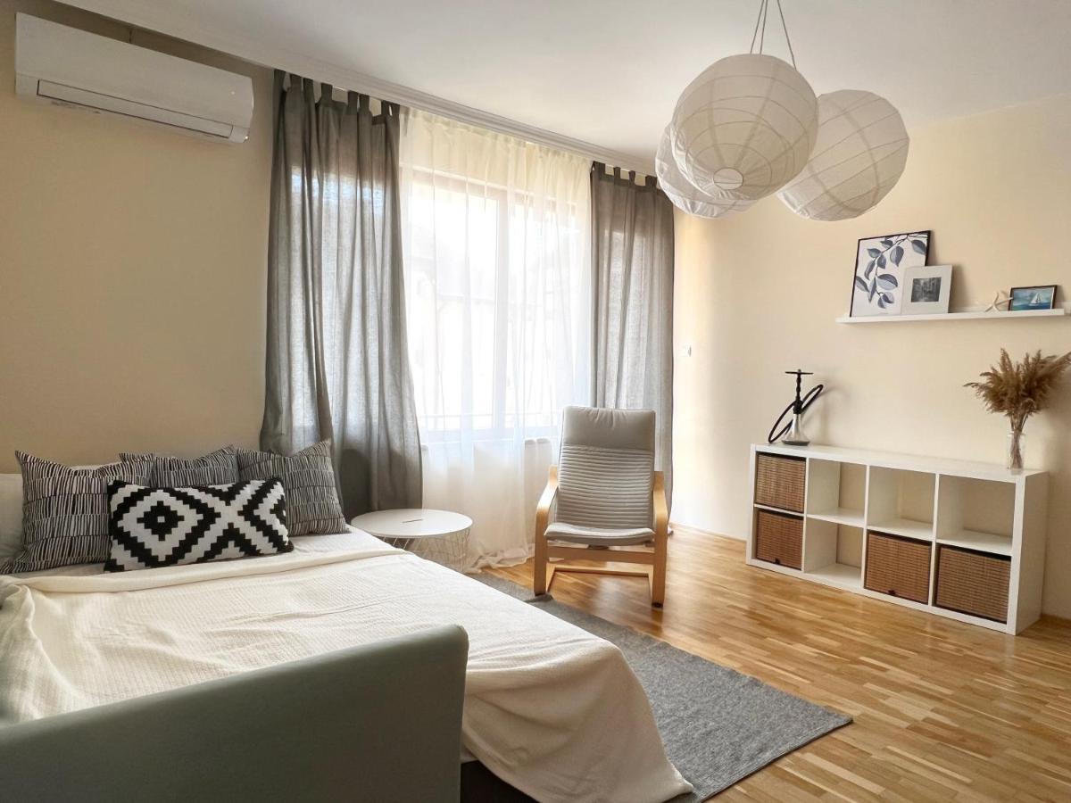 Lovely Apartment With Balcony In Pomorie Old Town By Flat Mаnаger Exteriör bild