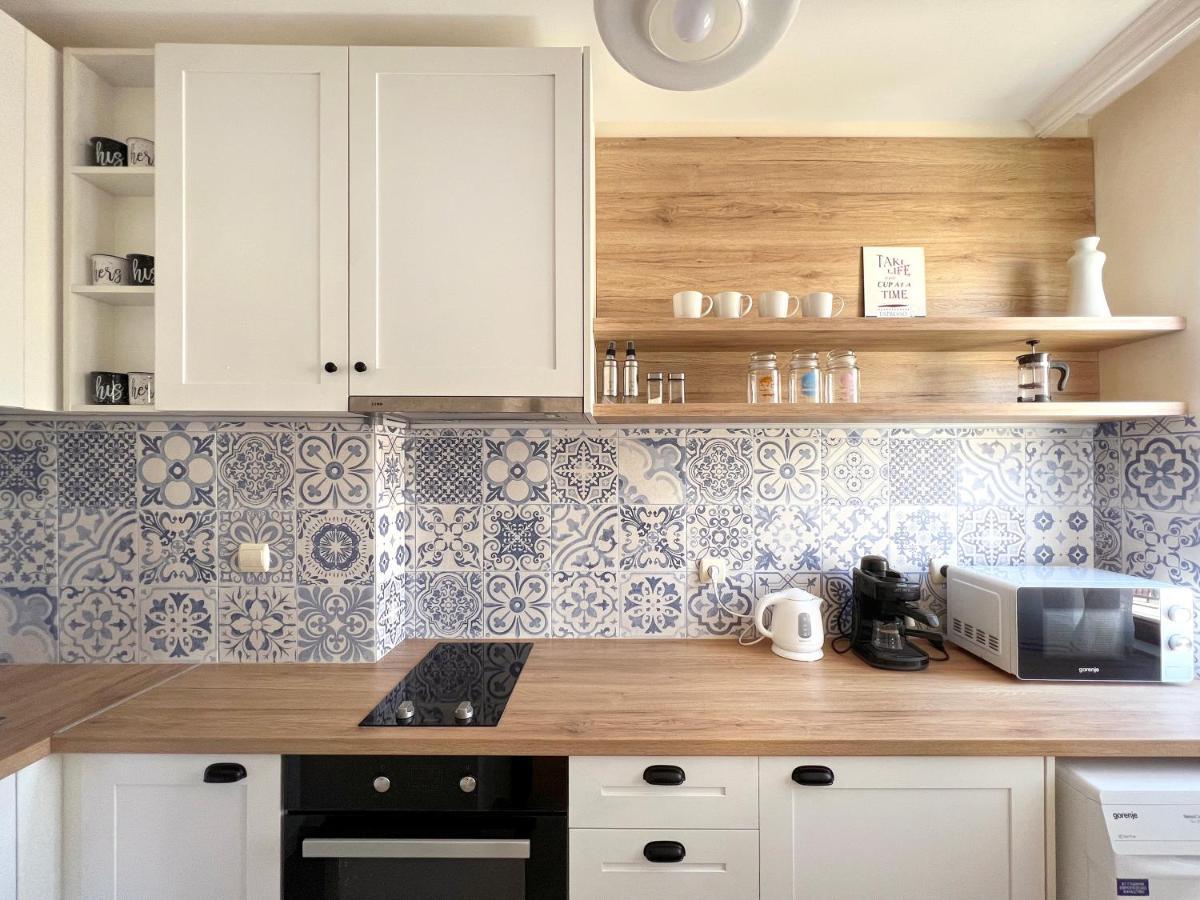 Lovely Apartment With Balcony In Pomorie Old Town By Flat Mаnаger Exteriör bild