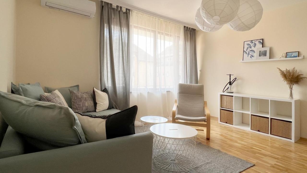 Lovely Apartment With Balcony In Pomorie Old Town By Flat Mаnаger Exteriör bild