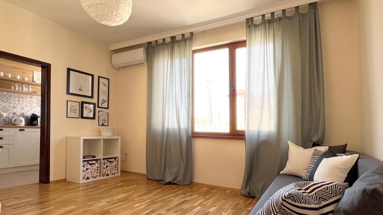 Lovely Apartment With Balcony In Pomorie Old Town By Flat Mаnаger Exteriör bild